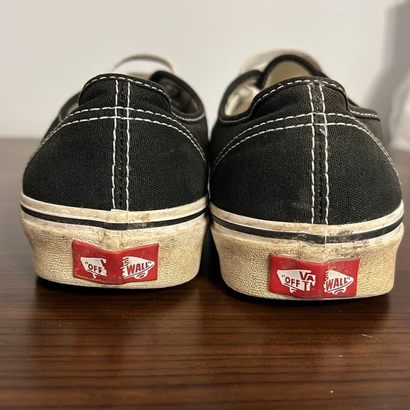 Vans sneakers 8 1/2 women’s - Picture 3 of 5